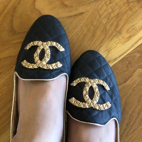 Classy Black and Gold Loafers Size 8 - Picture 7 of 7